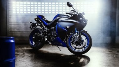 Moto Yamaha YZF R1 Wallpaper