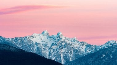 Snowy mountains at sunset in Canada Wallpaper
