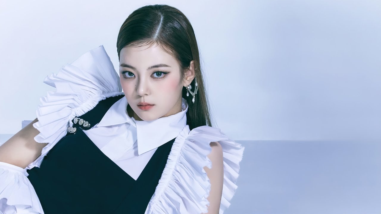 Lia from ITZY Checkmate Wallpaper 4k HD ID:10156